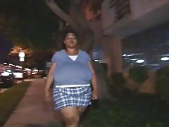 Велізарная чорная сучка трахацца і есць cumload